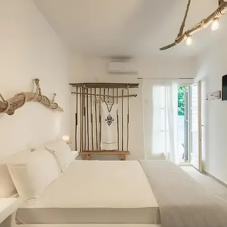 Anerousses Hotel Adamantas (Milos)