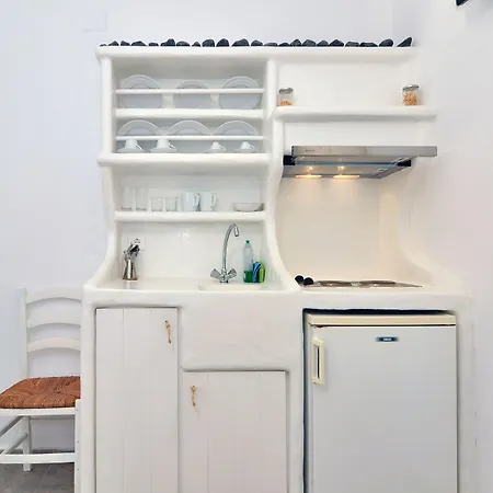 Anerousses Adamantas (Milos)