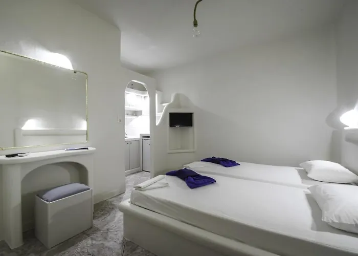 Anerousses Adamantas (Milos)