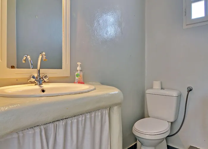 Hotel Anerousses Adamantas (Milos)