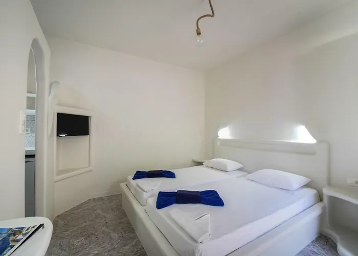 Anerousses Hotel Adamantas (Milos)