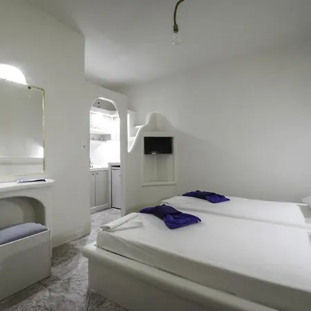 Anerousses Adamantas (Milos)