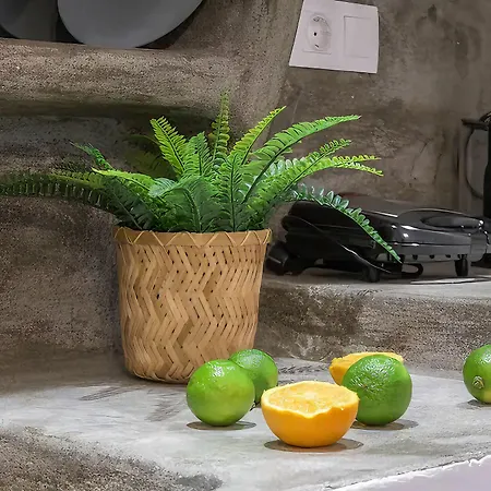 Anerousses Адамас