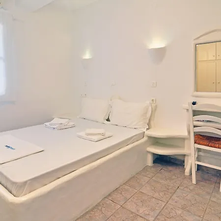 Anerousses 3* Adamantas (Milos)