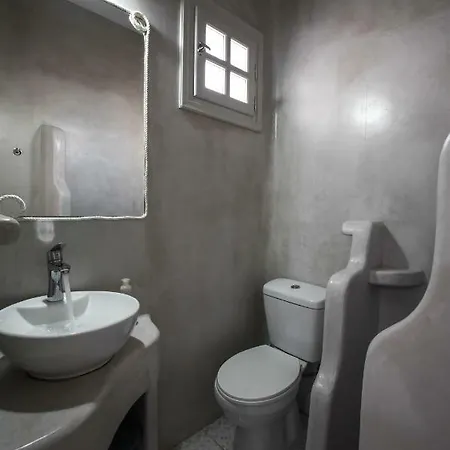 Anerousses Hotel 3*