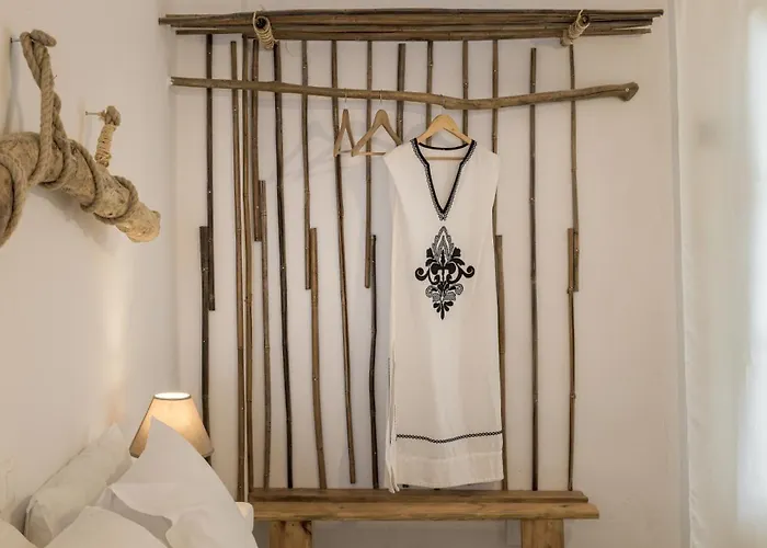 Anerousses Hotel Adamantas (Milos)