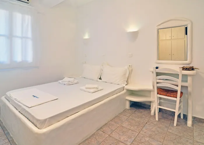 Anerousses Hotel Adamantas (Milos)