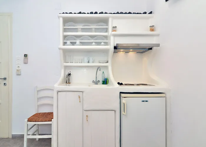 Anerousses Adamantas (Milos)